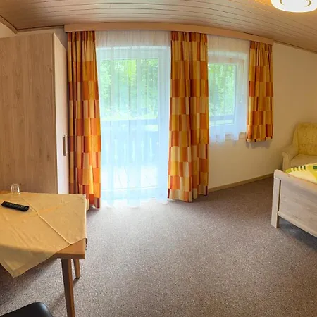 Haus Am Waldrand Guest house Bad Fussing
